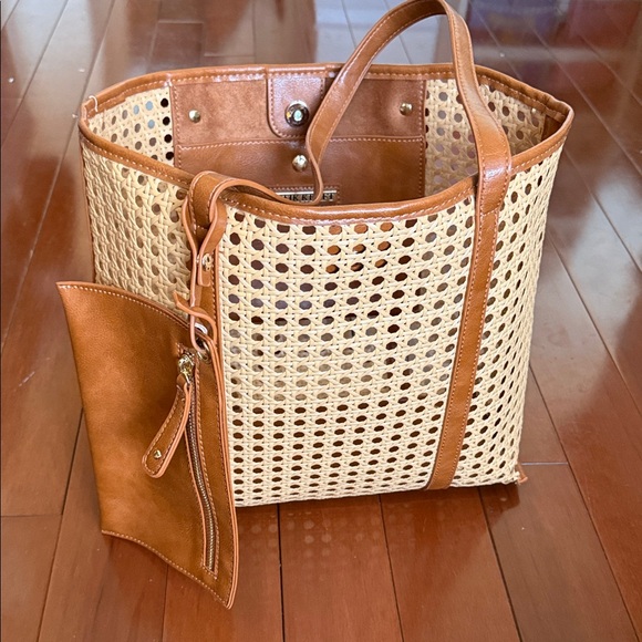 Antik Kraft Handbags - Antik Kraft Tan and Brown Woven Tote